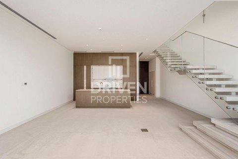 Снять в аренду таунхаус в Nad Al Sheba 1, Nadd Al Sheba, Дубай: 3 спальни, 358.33м², № 128826 - фото 2