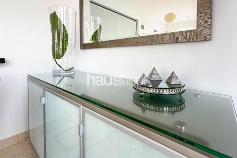 Apartment in Silverene, Dubai Marina, Dubai 2 bedrooms, 135 sq.m. № 45005 - photo 16