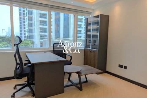 Oficina en Jumeirah Lake Towers, Dubai, 90 m², № 125068 - foto 12