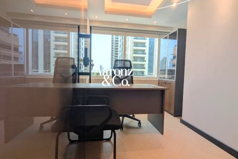 Oficina en Jumeirah Lake Towers, Dubai, 90 m², № 125068 - foto 9