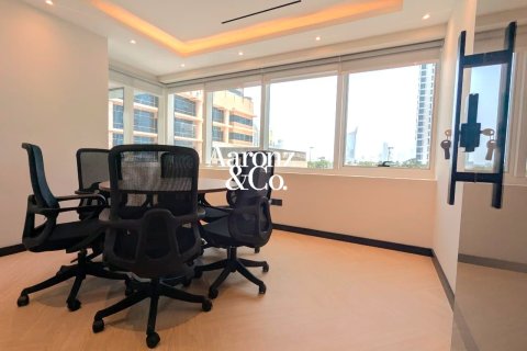 Oficina en Jumeirah Lake Towers, Dubai, 90 m², № 125068 - foto 5