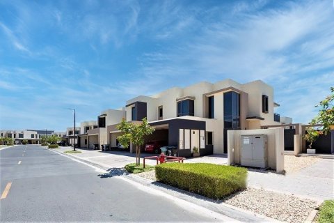 Вилла в Дубай Хилс Эстейт, Дубай, 4 спальни, 229м², № 125069