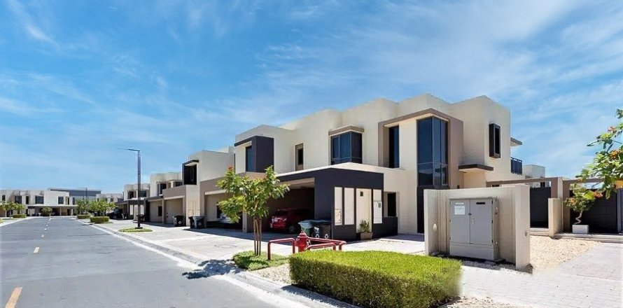 Вилла в Дубай Хилс Эстейт, Дубай, 4 спальни, 229м², № 125069