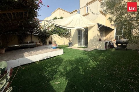Villa in Dubai 2 bedrooms, 255.2 sq.m. № 137762