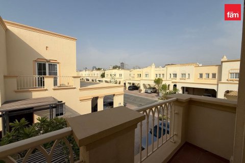 Villa in Dubai 2 bedrooms, 255.2 sq.m. № 137762 - photo 2