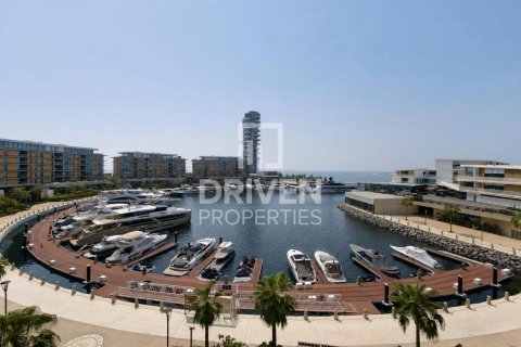 Квартира в Jumeirah Bay Island, Джумейра, Дубай, 3 спальни, 250.65м², № 138729