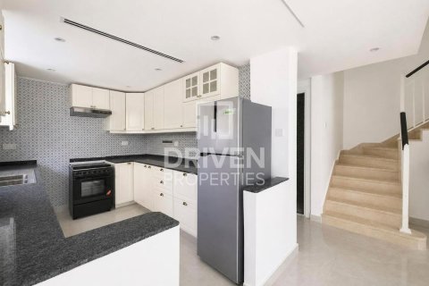Villa in The Springs, Dubai 3 bedrooms, 326 sq.m. № 128429 - photo 14