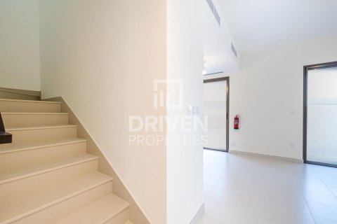 Adosado en EMAAR South, Dubai South (Dubai World Central), Dubai, 4 dormitorios, 250.28 m², № 128432 - foto 7