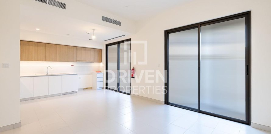 Adosado en EMAAR South, Dubai South (Dubai World Central), Dubai, 4 dormitorios, 250.28 m², № 128432