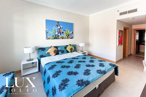 Снять в аренду квартиру в Shoreline Apartments, Пальма Джумейра, Дубай: 1 спальня, 116м², № 46378 - фото 8