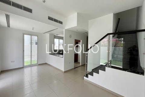 Снять в аренду таунхаус в Arabella Townhouses, Мудон, Дубай: 4 спальни, 235м², № 46390 - фото 2