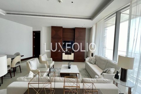 Снять в аренду квартиру в The Address Sky View Towers, Даунтаун Дубай (Даунтаун Бурдж Дубай), Дубай: 3 спальни, 198м², № 46381 - фото 2