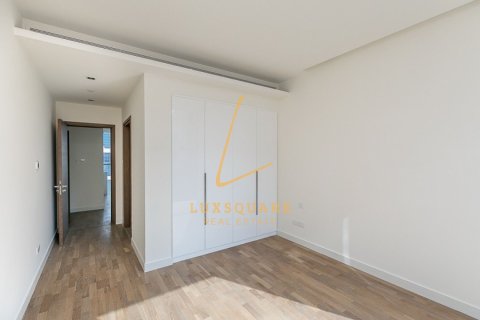 Apartment in Al Wasl, Dubai 3 bedrooms, 204 sq.m. № 141829 - photo 16
