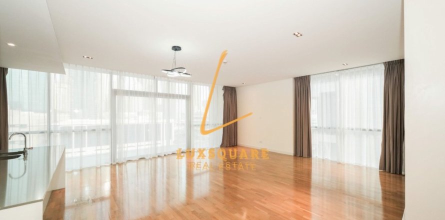 Apartment in Al Wasl, Dubai 3 bedrooms, 204 sq.m. № 141829