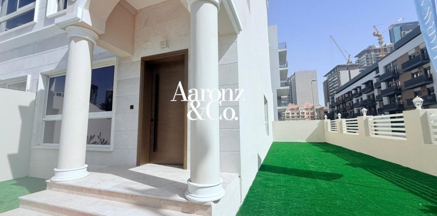Townhouse in Jumeirah Village Circle, Dubai 4 bedrooms, 286 sq.m. № 137593