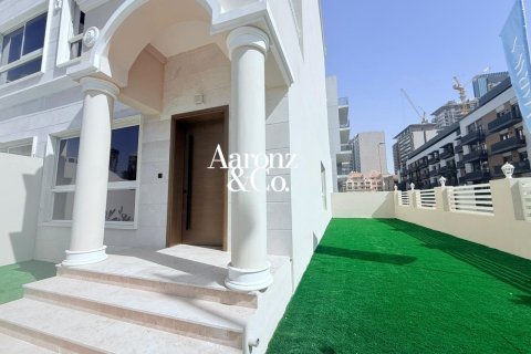 تاون هاوس في دائرة قرية جميرا, دبي 4 غرف نوم, 286 م² رقم 137592