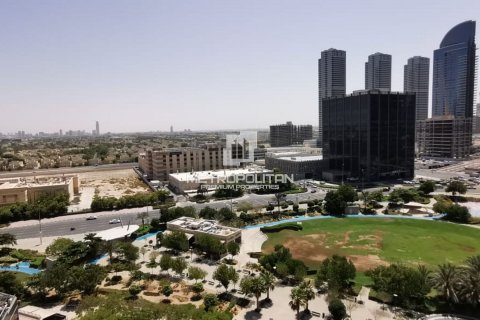 Apartment in Jumeirah Lake Towers, Dubai 2 bedrooms, 122 sq.m. № 73152