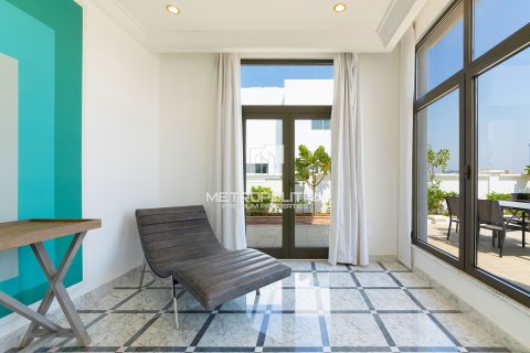 Снять в аренду виллу в Signature Villas, Пальма Джумейра, Дубай: 5 спален, 1245м², № 73154 - фото 10