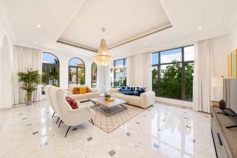 Снять в аренду виллу в Signature Villas, Пальма Джумейра, Дубай: 5 спален, 1245м², № 73154 - фото 2