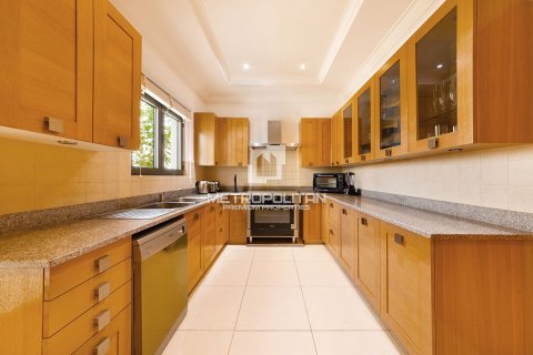 Снять в аренду виллу в Signature Villas, Пальма Джумейра, Дубай: 5 спален, 1245м², № 73154 - фото 16