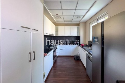 Townhouse in Dubai Sports City, Dubai 4 bedrooms, 247 sq.m. № 45141