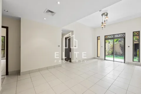 Apartment in Reehan, Old Town, Dubai 2 bedrooms, 282 sq.m. № 141214 - photo 2
