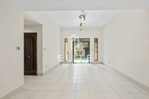 Apartment in Reehan, Old Town, Dubai 2 bedrooms, 282 sq.m. № 141214 - photo 3