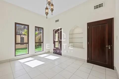 Apartment in Reehan, Old Town, Dubai 2 bedrooms, 282 sq.m. № 141214 - photo 10