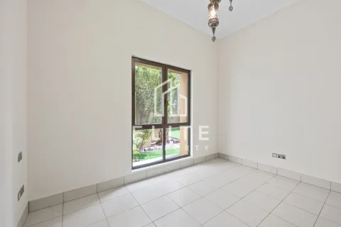 Apartment in Reehan, Old Town, Dubai 2 bedrooms, 282 sq.m. № 141214 - photo 5