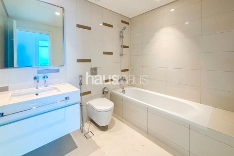 Снять в аренду квартиру в EMAAR Beachfront, Dubai Harbour, Дубай: 2 спальни, 106м², № 45250 - фото 12