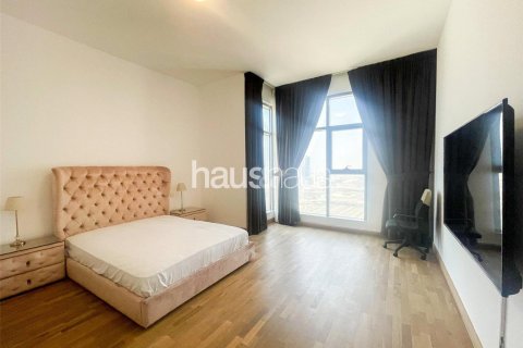 Apartment in Jumeirah Lake Towers, Dubai 2 bedrooms, 150 sq.m. № 45251 - photo 6