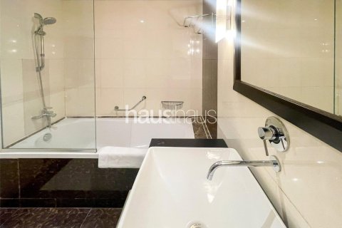 Apartment in Jumeirah Lake Towers, Dubai 2 bedrooms, 150 sq.m. № 45251 - photo 10