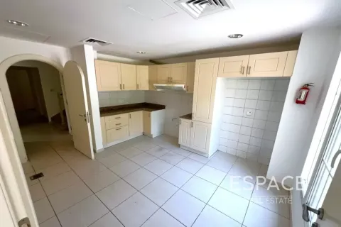 Villa en The Springs, Dubai, 3 dormitorios, 209 m², № 122807 - foto 4