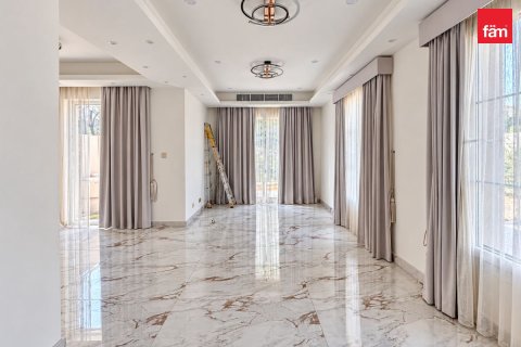 Townhouse in Dubai 2 bedrooms, 423 sq.m. № 141640