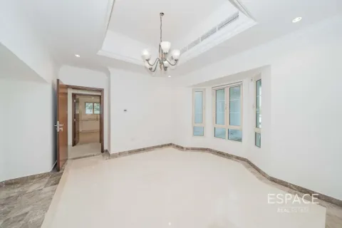 Villa in Jumeirah Islands, Dubai 4 bedrooms, 481 sq.m. № 122971 - photo 7