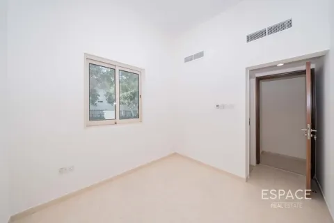 Villa in Jumeirah Islands, Dubai 4 bedrooms, 481 sq.m. № 122971 - photo 10