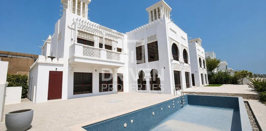 Villa à Signature Villas, Palm Jumeirah, Dubai, 5 chambres, 1261.53 m², № 140164