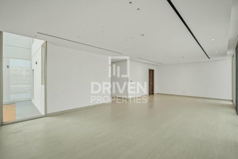 Villa in Jumeirah Park, Dubai 5 bedrooms, 704.3 sq.m. № 140169 - photo 4