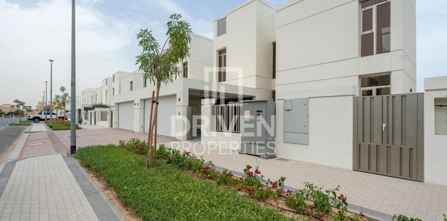 Villa in Jumeirah Park, Dubai 5 bedrooms, 704.3 sq.m. № 140169
