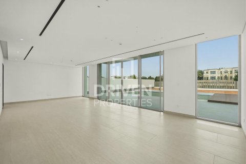 Villa in Jumeirah Park, Dubai 5 bedrooms, 704.3 sq.m. № 140169 - photo 3