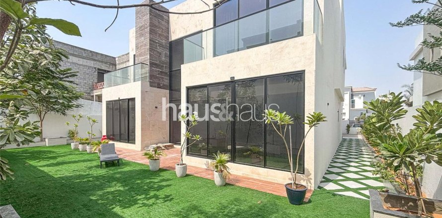 Villa in Al Furjan, Dubai 5 bedrooms, 606 sq.m. № 43823