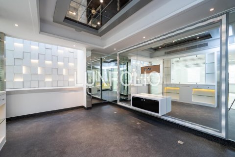 Купить виллу в Джумейра Гольф Эстейтс, Дубай: 6 спален, 1326м², № 45542 - фото 16