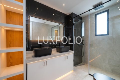 Купить виллу в Джумейра Гольф Эстейтс, Дубай: 6 спален, 1326м², № 45542 - фото 28