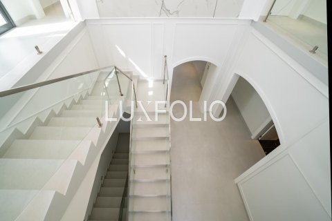 Купить виллу в Джумейра Гольф Эстейтс, Дубай: 6 спален, 1326м², № 45542 - фото 23