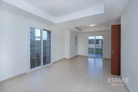 Villa en The Lakes, Dubai, 3 dormitorios, 209 m², № 122731 - foto 3
