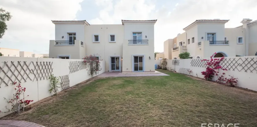 Villa en The Lakes, Dubai, 3 dormitorios, 209 m², № 122731