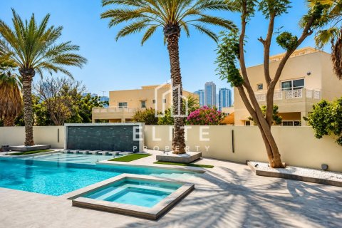 Villa en Meadows 1, Meadows, Dubai, 4 dormitorios, 1221 m², № 124933 - foto 5