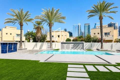 Villa en Meadows 1, Meadows, Dubai, 4 dormitorios, 1221 m², № 124933 - foto 2