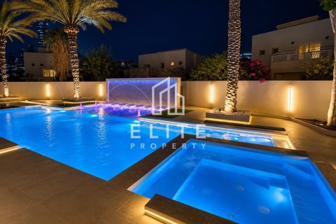 Villa en Meadows 1, Meadows, Dubai, 4 dormitorios, 1221 m², № 124933 - foto 9