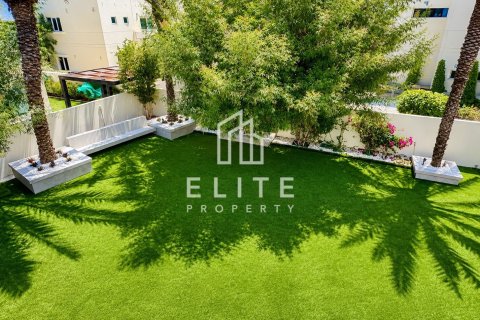 Villa en Meadows 1, Meadows, Dubai, 4 dormitorios, 1221 m², № 124933 - foto 12